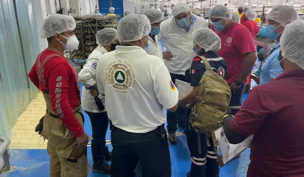 Alrededor de 10 empleados del sector alimentario resultan intoxicados en Colima