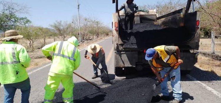 Rehabilitan carreteras en Colima y Cuauhtémoc