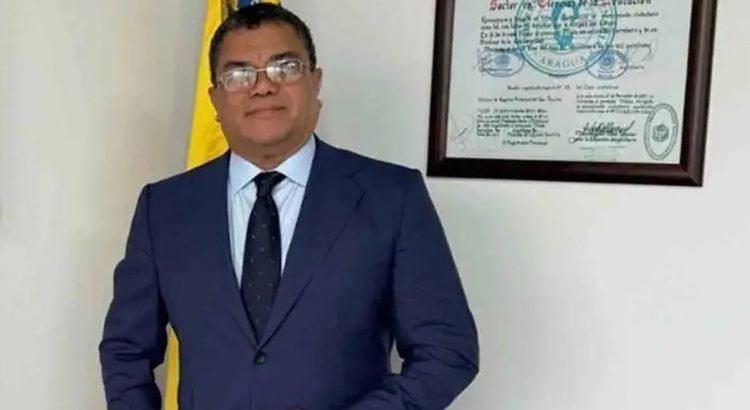 Un comediante y un pastor, los rivales de Maduro por la presidencia de Venezuela