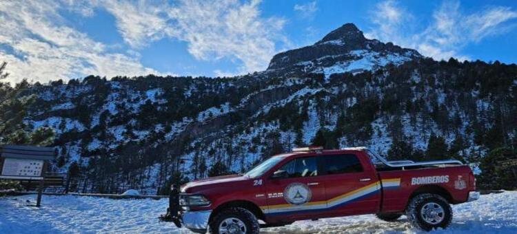 Rescatan a seis personas extraviadas en el Nevado de Colima