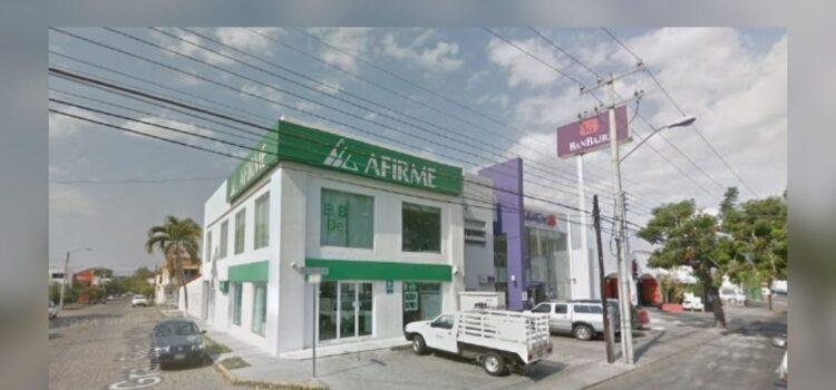 Roban 1.4 millones a cuentahabiente tras salir de banco en Colima