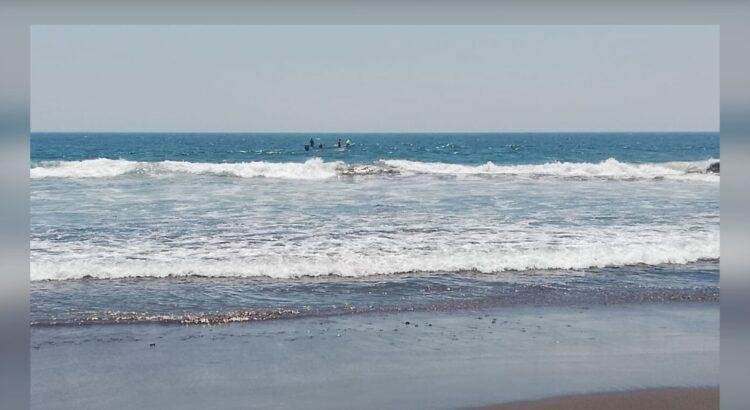 Buscan a turista desaparecido en playa de Colima