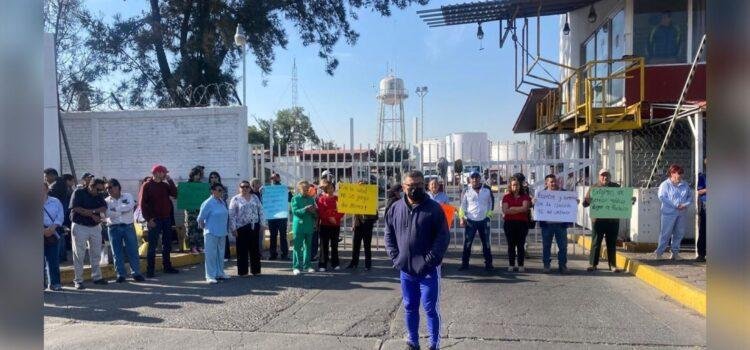 Más de 2 mil trabajadores de PEMEX en Colima sin servicio médico