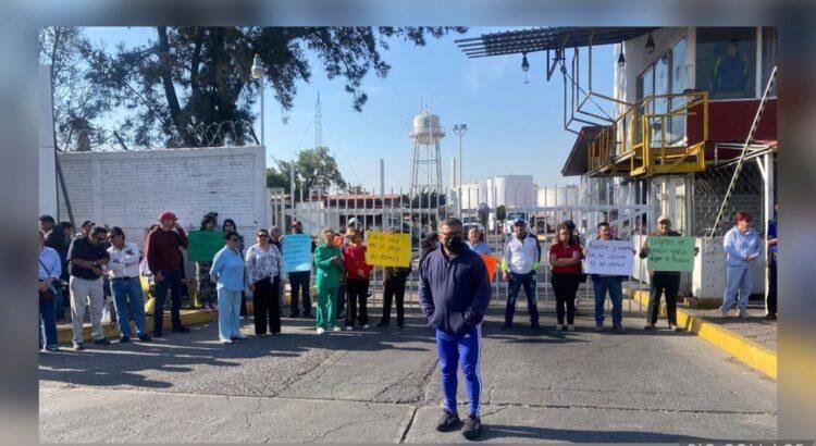 Más de 2 mil trabajadores de PEMEX en Colima sin servicio médico