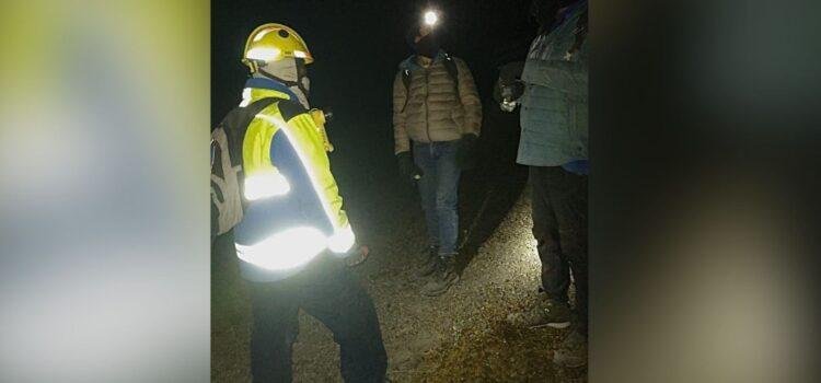 Rescatan a padre e hijo tras perderse en el Nevado de Colima