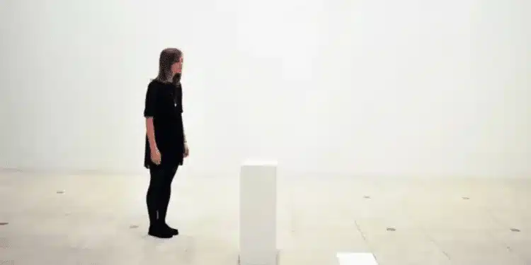 Artista vende obra invisible en… 18 mil dólares