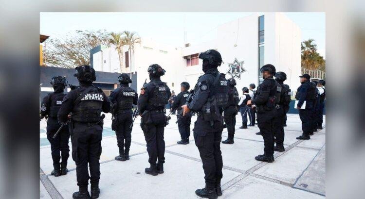 Policías estatales de Colima en paro por alza salarial