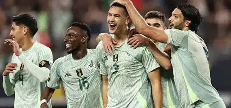 México gana, pero no convence