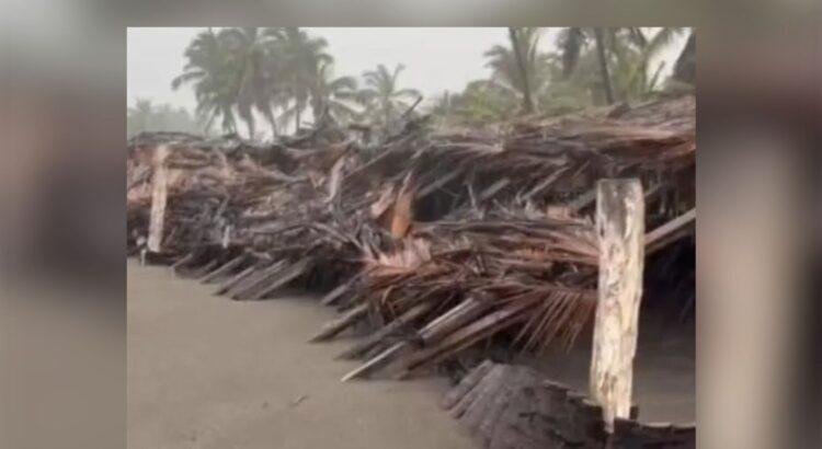“Dalila” arrasa Boca de Pascuales, Colima y deja a familias sin sustento