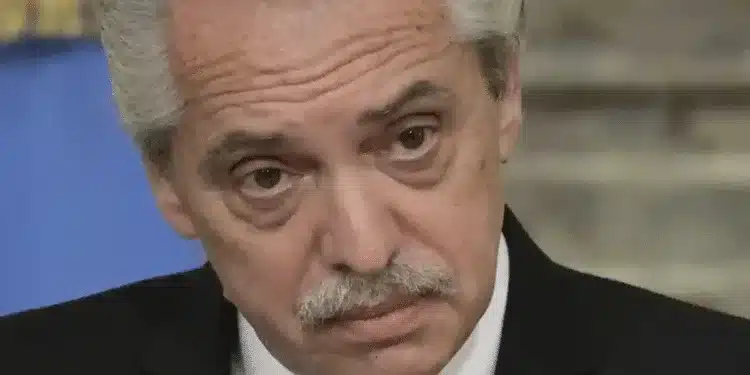 Por corrupción, procesan a Alberto Fernández