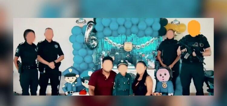 Policías animan fiestas infantiles en Tecomán, indignación tras desaparición de elemento