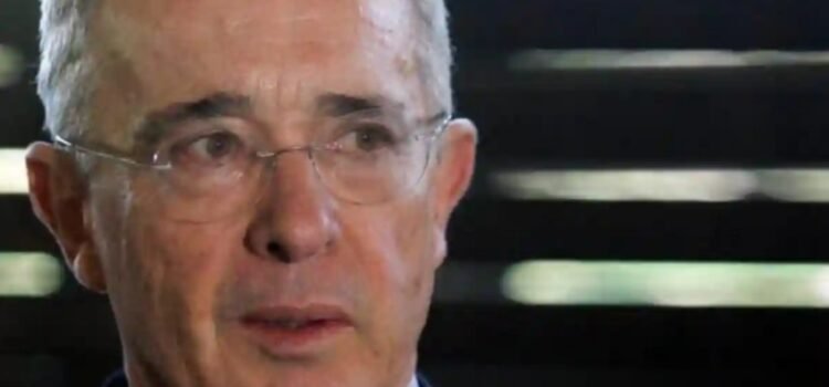 Dan 12 años de prisión a expresidente colombiano