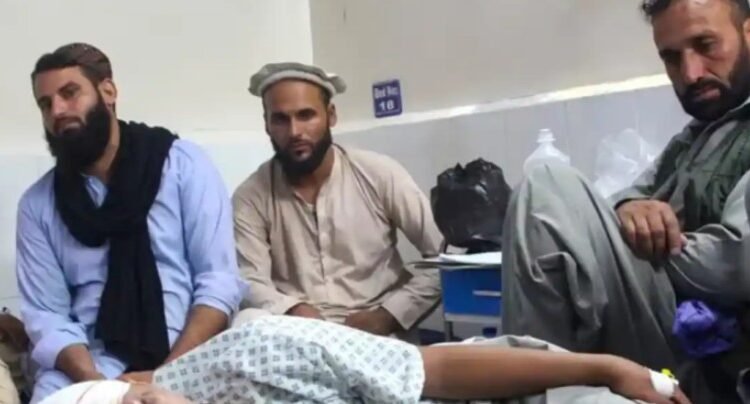 Deja sismo en Afganistán deja más de 800 muertos y miles de heridos