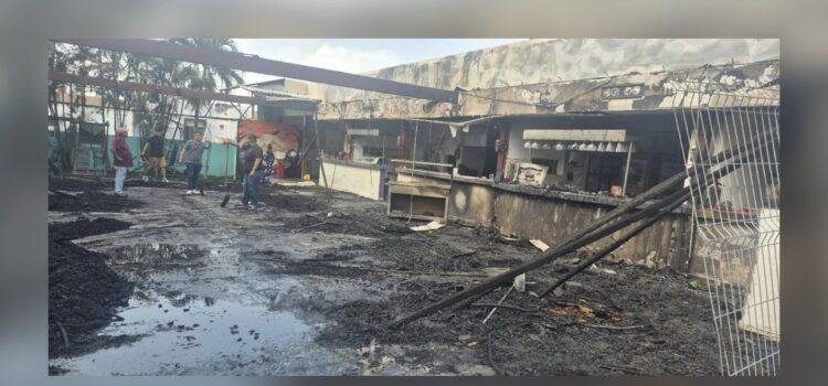 Nuevo incendio alarma al sector gastronómico en Colima Nuevo incendio alarma al sector gastronómico en Colima
