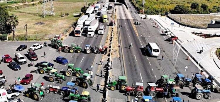 Bloqueos agrícolas en la autopista Guadalajara–Colima generaron severos trastornos en la movilidad