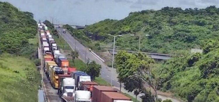 Transportistas piden presencia de la Guardia Nacional en la obra Colima-Manzanillo