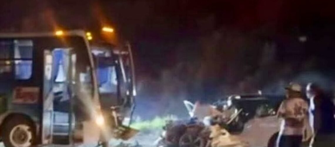 Accidente vial deja dos fallecidos en la costa de Colima