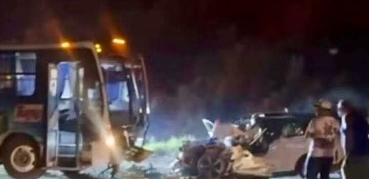 Accidente vial deja dos fallecidos en la costa de Colima