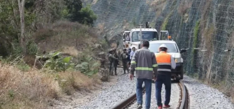 Investiga FGR causas del descarrilamiento del Tren del Corredor Interoceánico