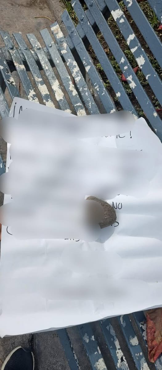 Localizan cartulinas con mensajes amenazantes en cuatro zonas de Colima