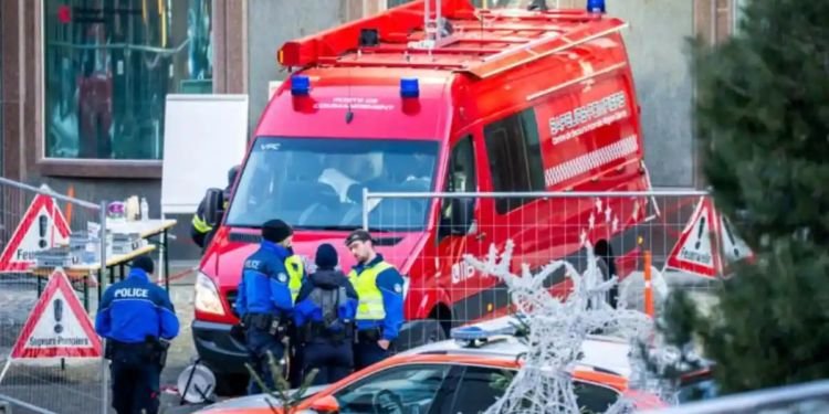 Deja incendio en centro turístico de Suiza decenas de víctimas en Año Nuevo