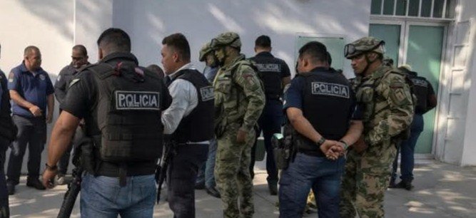 Vinculan a proceso a ocho policías de Manzanillo por presuntos nexos delictivos